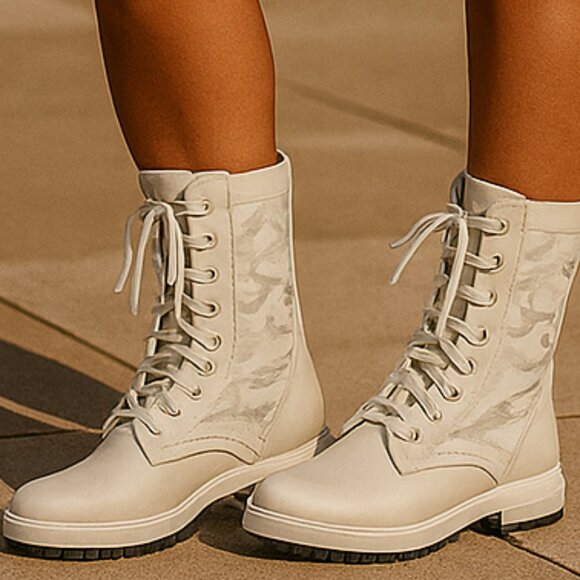 Fendi biker/combat boot, off white, never worn, zipper close, leather, size 4 - Picture 1 of 16
